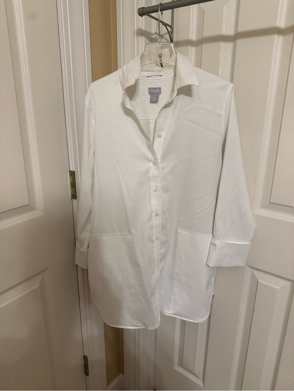 Chico’s No-Iron Stretch White Button Down Tunic Long Sleeve Pockets Size .5 EUC